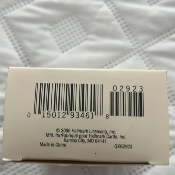 Brand new in box 2006 Hallmark ornament - Picture 5 of 5